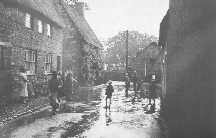 NetherHeyford_ChurchStreet_ManorWalk_1939